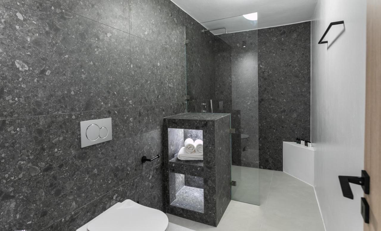 Seanfinity Beachfront Suites Mikri Vigla Esterno foto