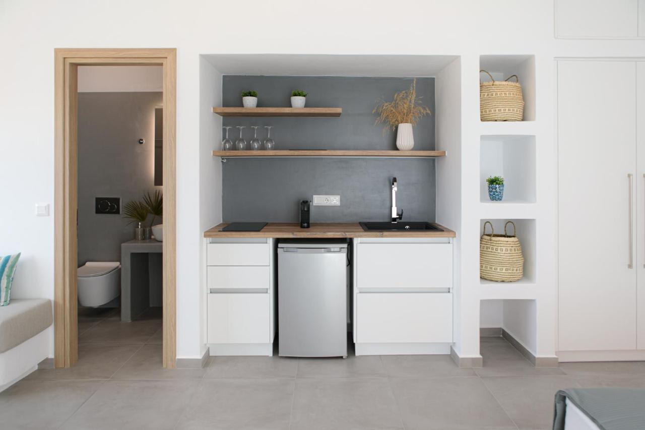 Seanfinity Beachfront Suites Mikri Vigla Esterno foto