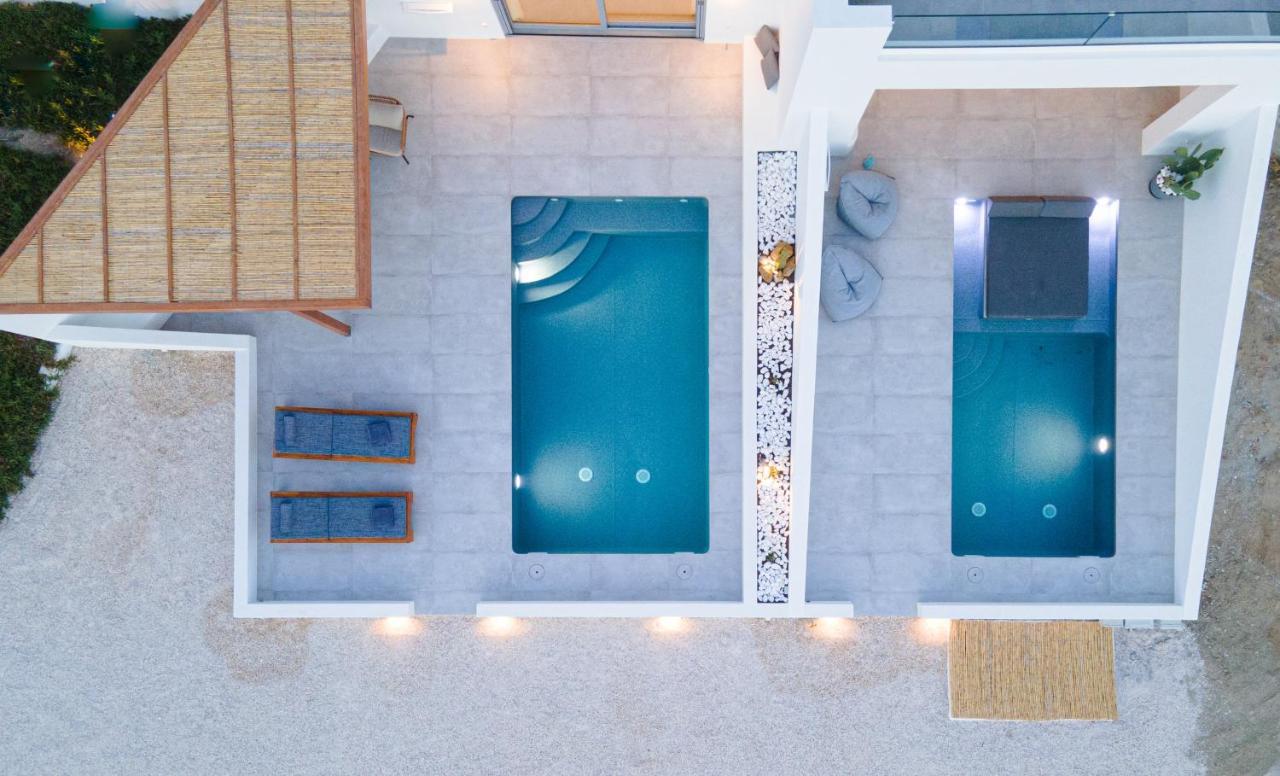 Seanfinity Beachfront Suites Mikri Vigla Esterno foto