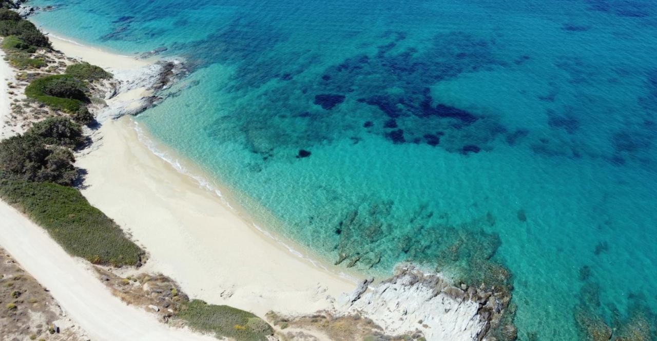 Seanfinity Beachfront Suites Mikri Vigla Esterno foto