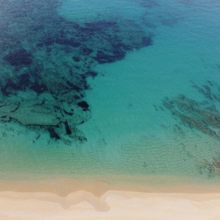 Seanfinity Beachfront Suites Mikri Vigla Esterno foto
