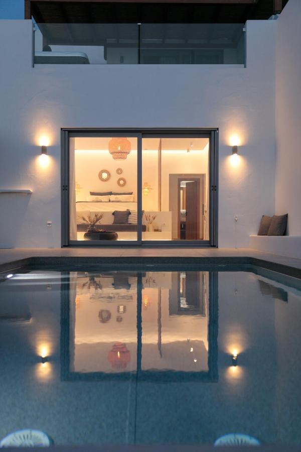 Seanfinity Beachfront Suites Mikri Vigla Esterno foto