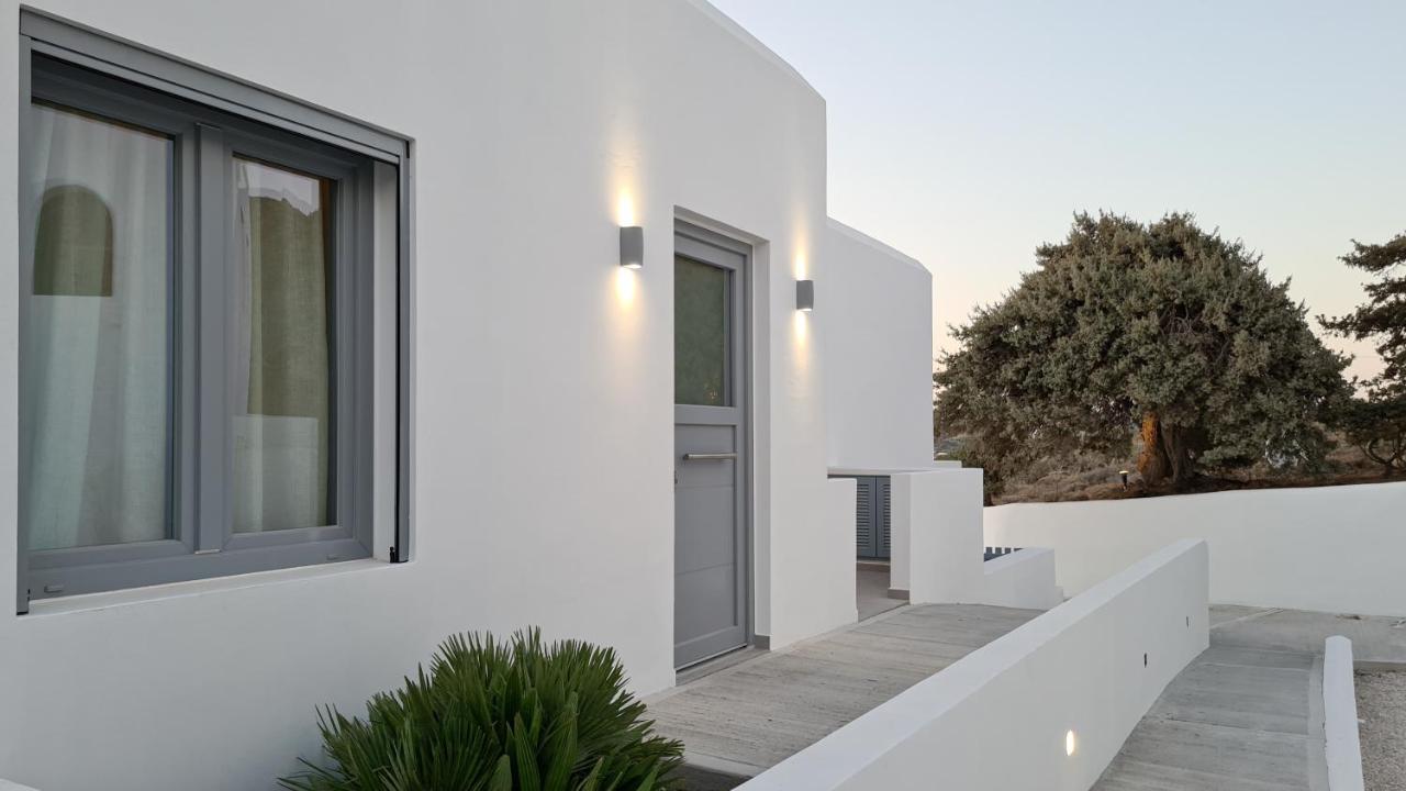 Seanfinity Beachfront Suites Mikri Vigla Esterno foto