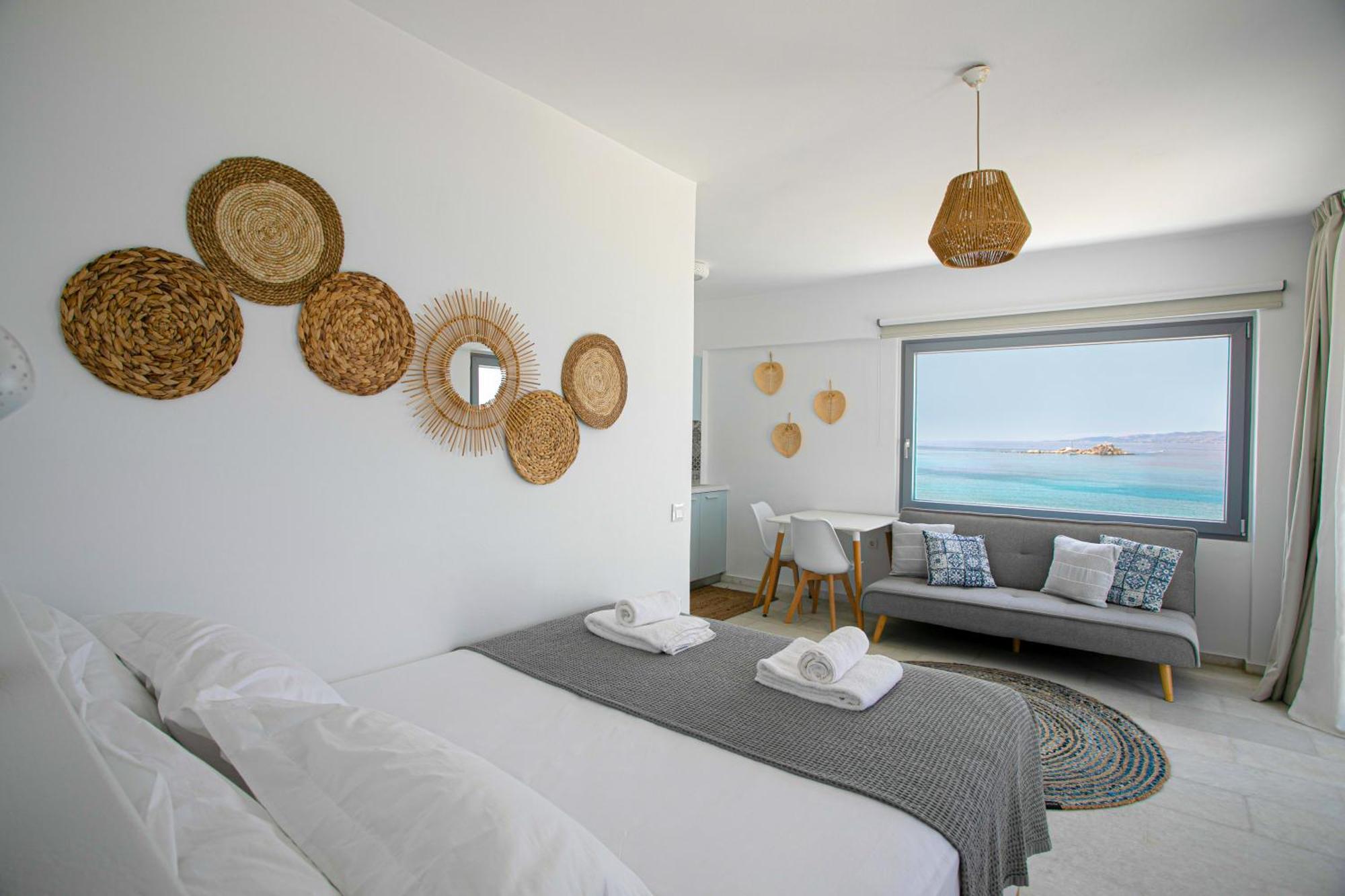 Seanfinity Beachfront Suites Mikri Vigla Esterno foto